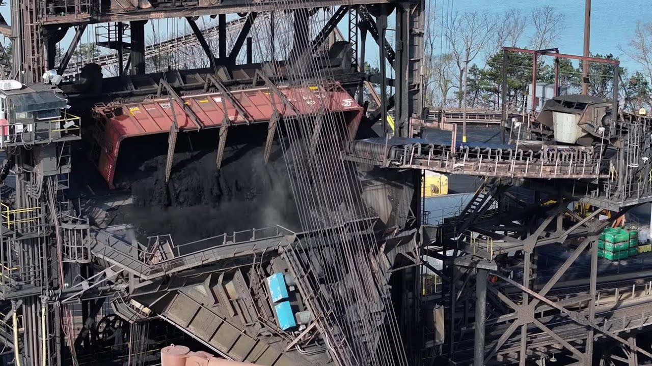 Угольные вагоны в воздухе: масштабная 90-летняя операция компании Norfolk Southern по перевалке п...