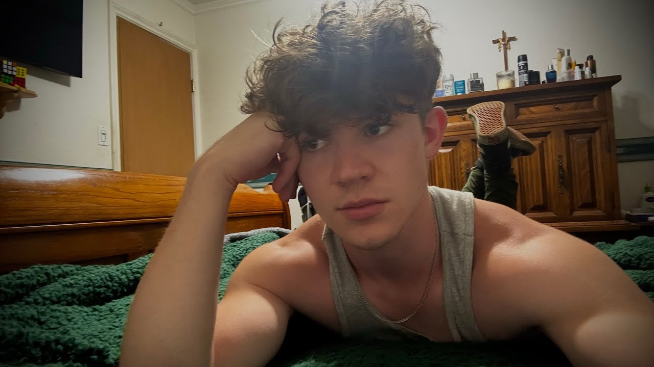 Clickbaiting you so you watch this ASMR
