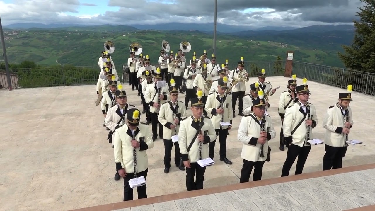 Marcia  FANTASTICA di LUFRANO- Premiata Grande Orchestra di Fiati 