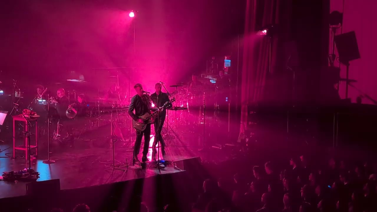 Queens of the Stone Age - Hideaway (live @ Teatro Lirico Milan 2025/10/18)