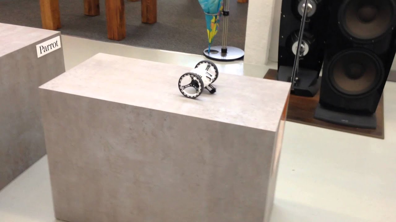 Preview of the Parrot Jumping Sumo and his skills