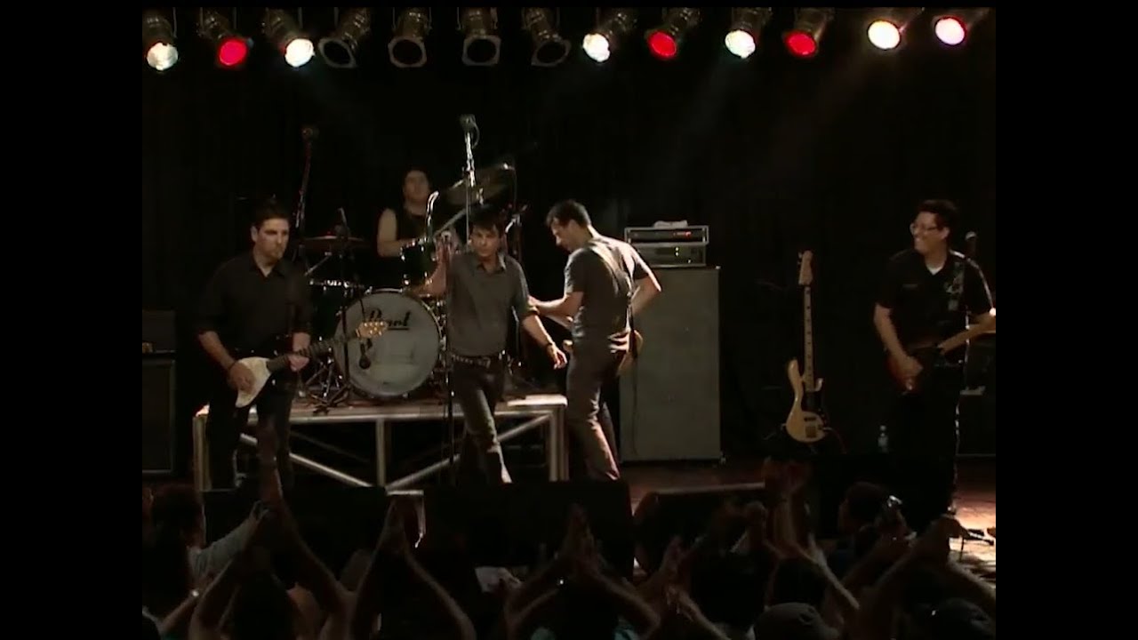 Bigmouth Strikes Again - The Smiths - Uns e Outros Cover - Lona Cultural de Jacarepaguá RJ
