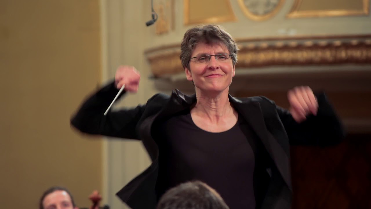 Elisabeth Fuchs conducts 7. Beethoven, 1st movement, Vivace beginning