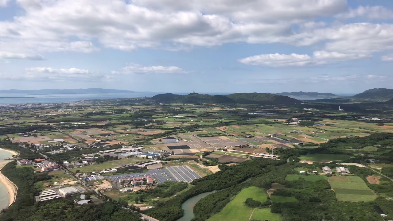 Ishigaki Island airport final approach JAL B737-800