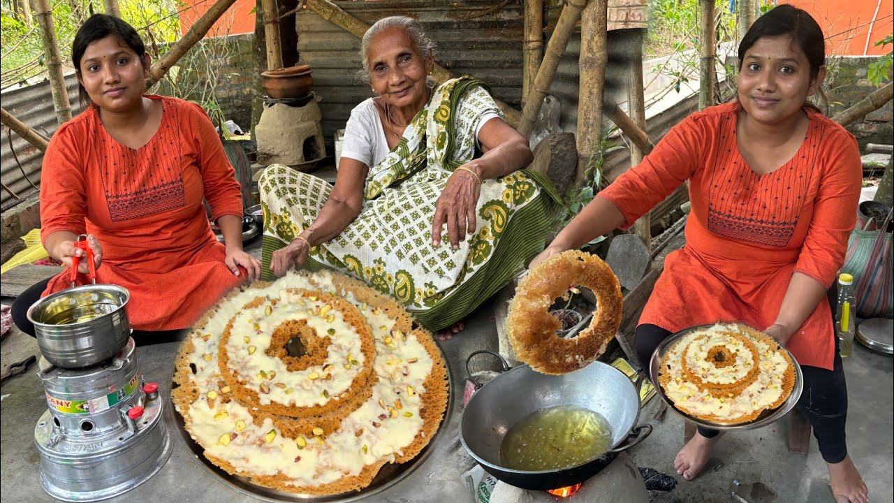 ঠাকুমার রান্নাঘরে আজ রাজস্থানের বিখ্যাত ঘেভর বানালো হলো।Ghevar Recipe। Sweets Recipe