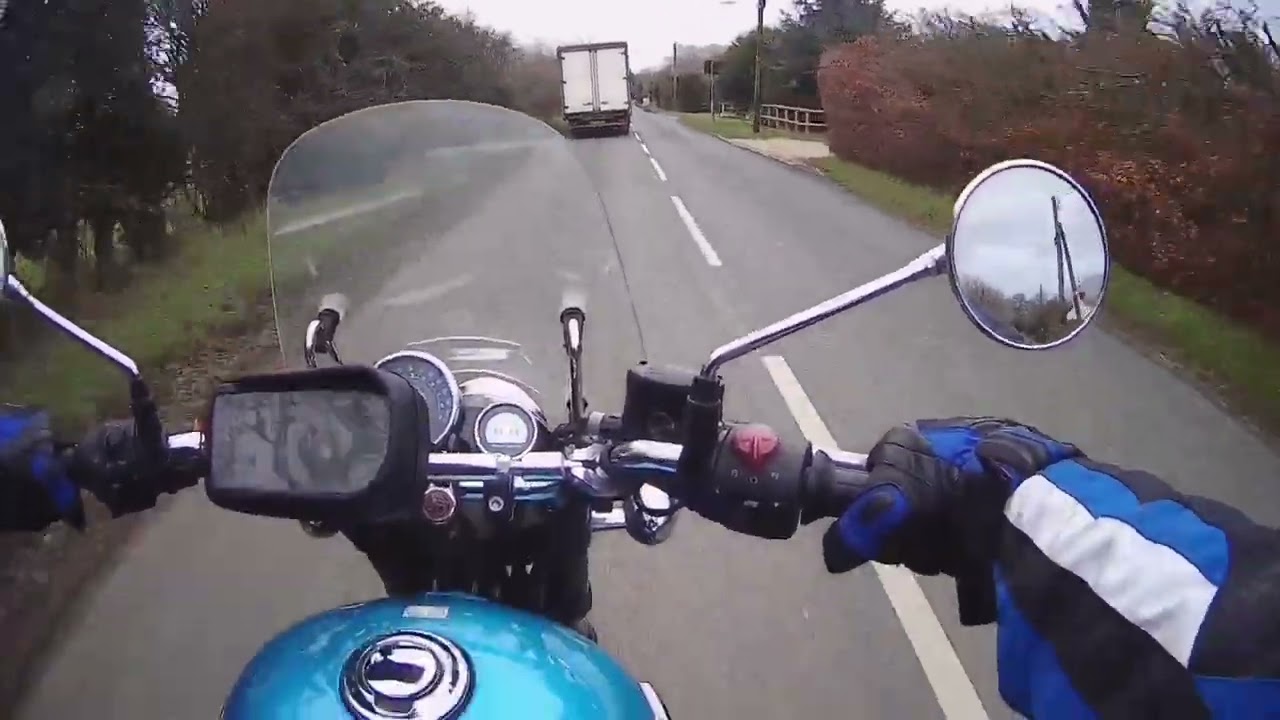 Royal Enfield Meteor 350 ride out with debbie riding pillion