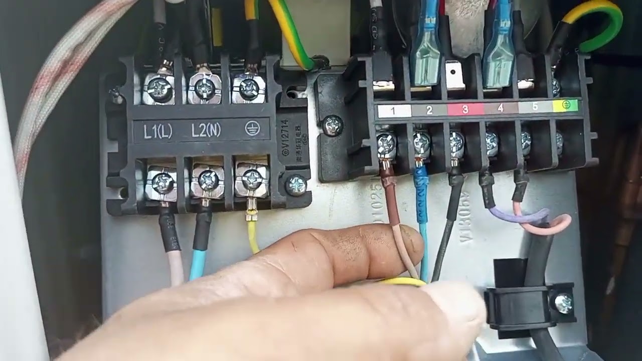 طريقة ربط اسلاك السبلت بين القطعة  الداخلية والخارجية