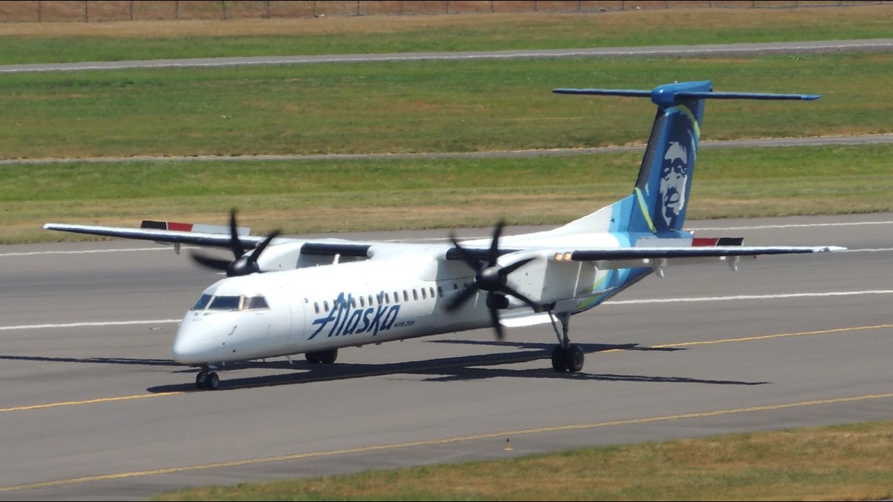 Alaska (Horizon) Bombardier DHC 8 Q400 [N427QX] landing in PDX