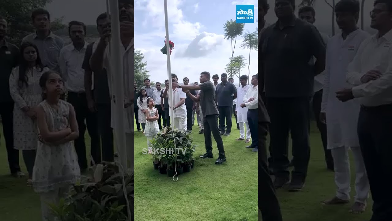 Independence Day Celebrations At Megastar Chiranjeevi House | Padmasri Chiranjeevi |Sakshi Tv Cinema