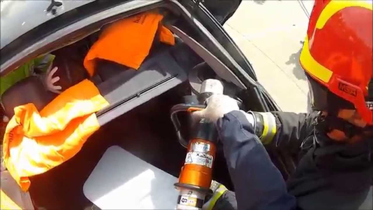 rescate en accidente de tráfico, bomberos