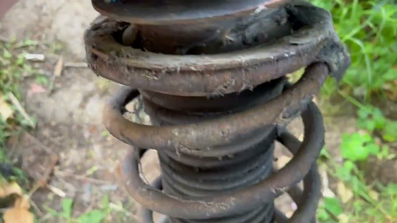 Rover SD1 2400 SD Turbo Diesel - Video 104 Front suspension strip down