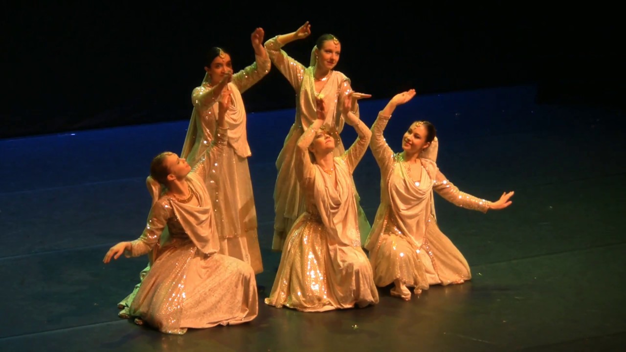 Aayat dance performance by Fusia tawaifs | Bajirao mastani | Semi classical Kathak |