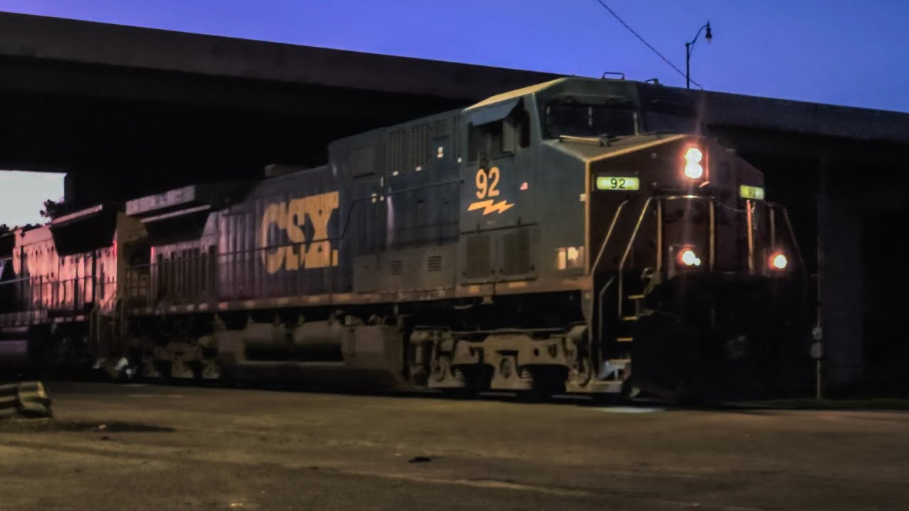 CSX M693 Pauses For Engine Swap Lengthy Freight 