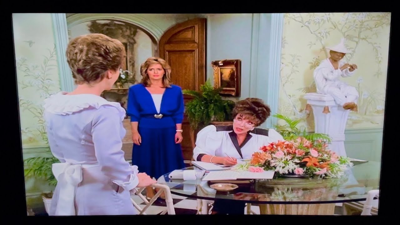 Dynasty: Alexis fires Jeanette & Amanda moves out.