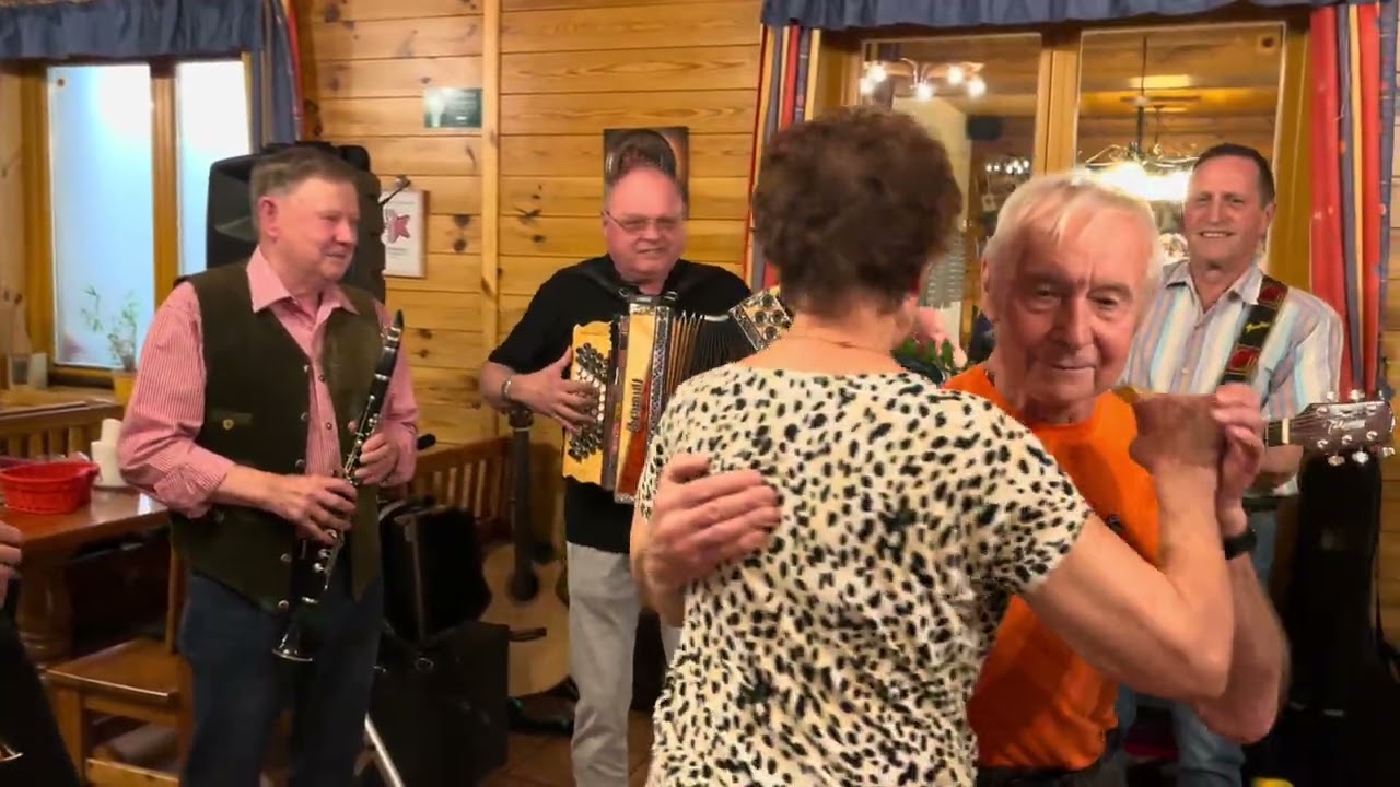 Sänger  u.  Musikantenstammtisch  beim  BS  Friedl  —  13.3.2026  —  Teil 1  —  Handymitschnitt.