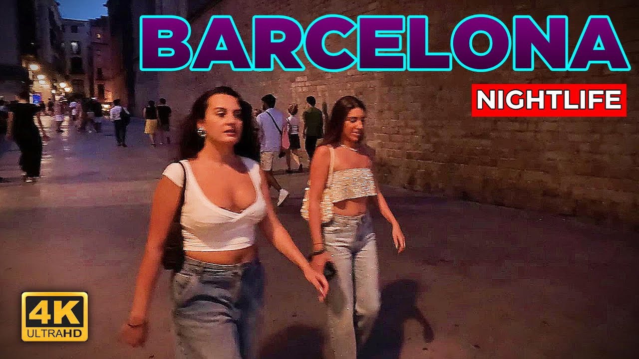 Explorando BARCELONA de NOCHE - Walking Tour🔸ESPAÑA 4K