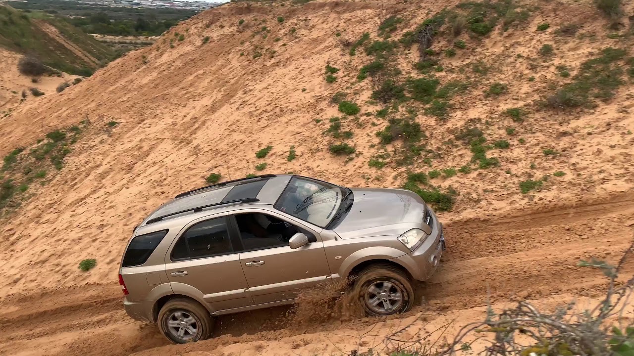 4x4 Kia Sorento vs 2 Trailblazers