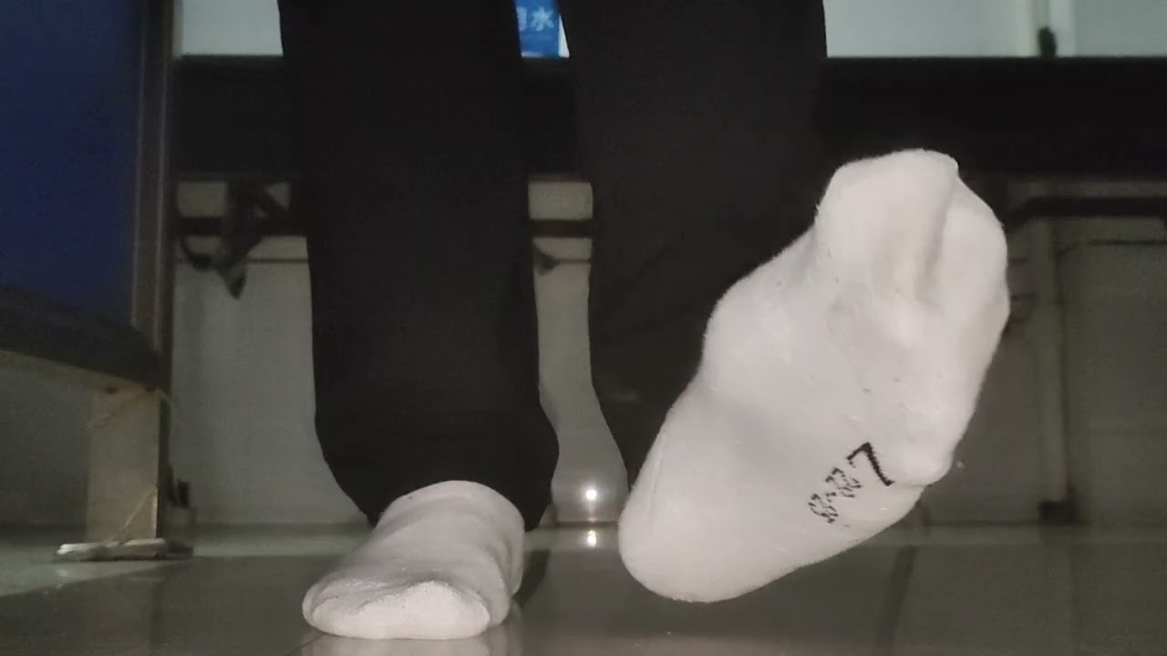 show white socks1.17
