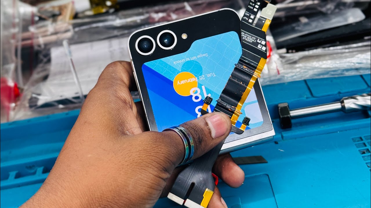 Samsung z flip 6 strip change