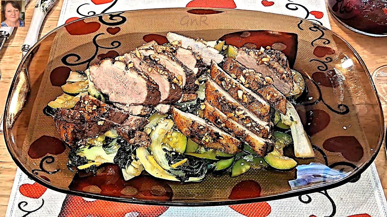 Pieczone Piersi Kaczki z Żurawiną Cukinią i Bok Choy.