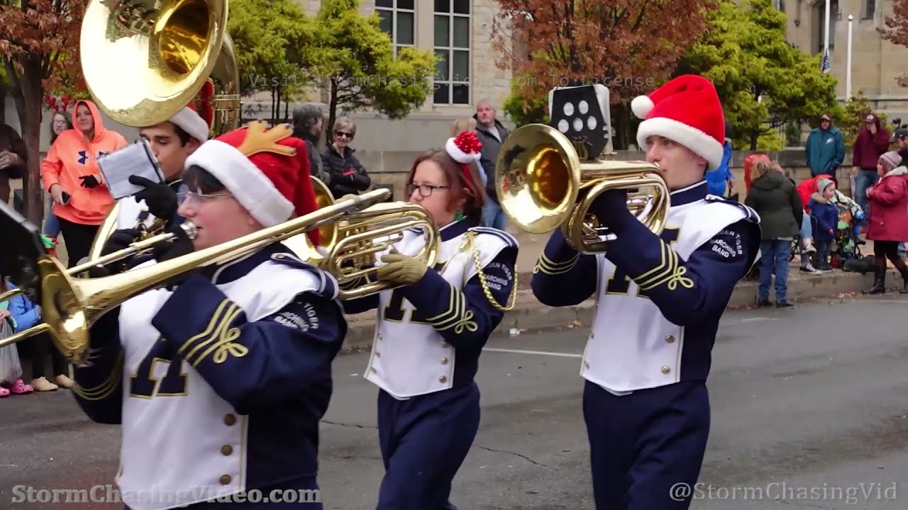 Hollidaysburg, PA Winterfest Parade Gets Rained On - 11/21/2021