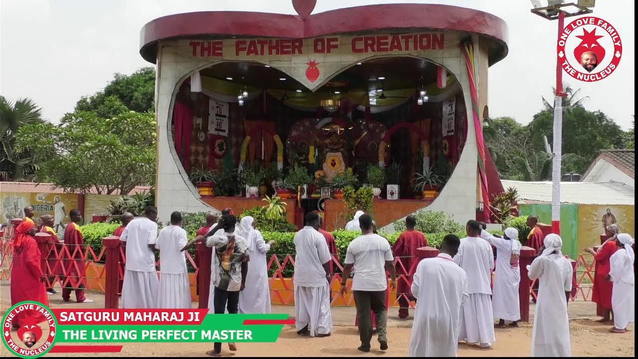 SATGURU MAHARAJ JI THE FATHER OF CREATION BLESSING THE ENTIRE WORLD