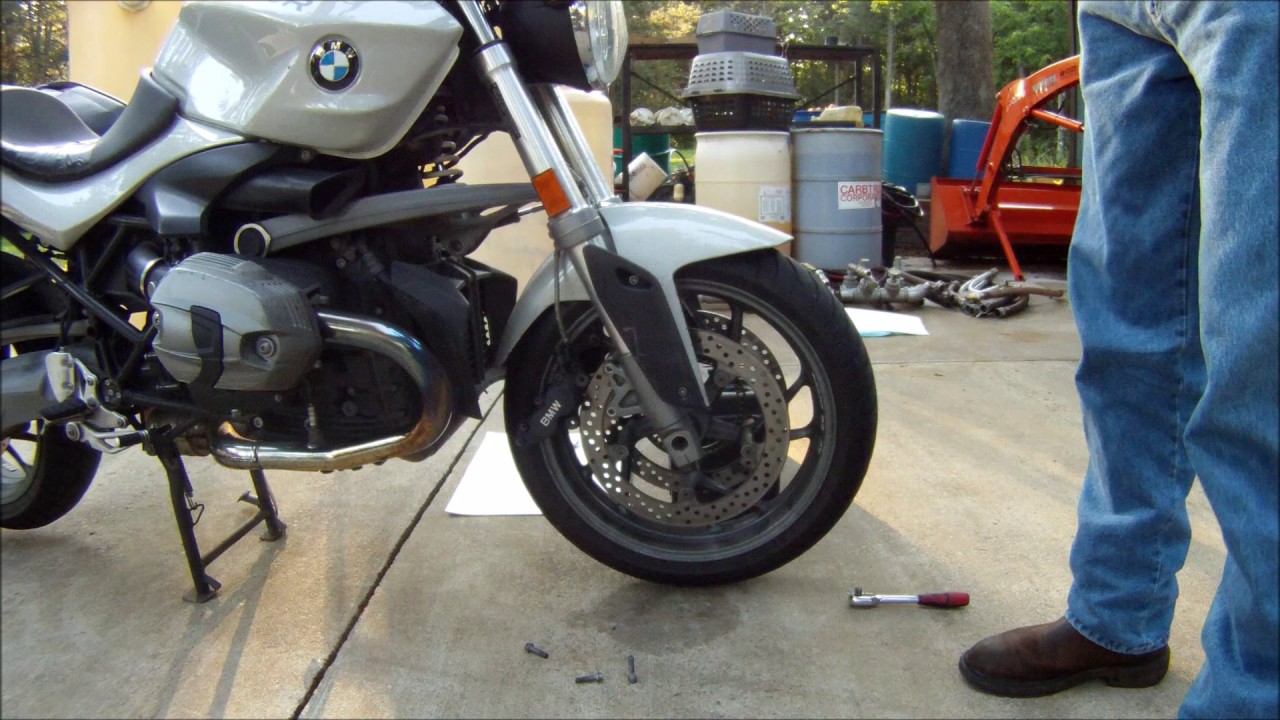R1200R Front Wheel Removal