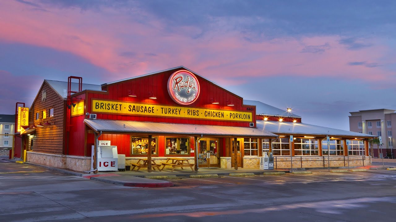 Having Lunch at the Newest Rudy's Barbecue in Kyle Texas