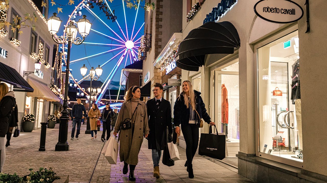 Christmas Eve at Outlet Roermond - The Netherlands