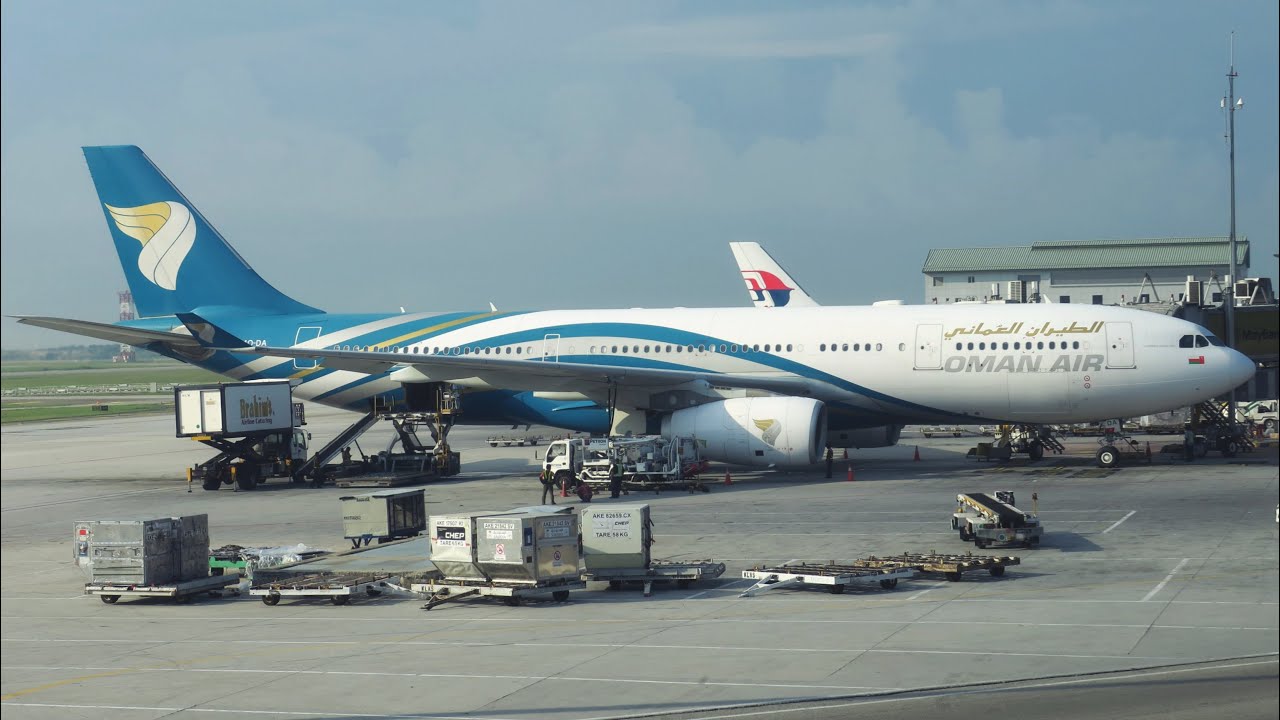 Oman Air Flight Experience: WY824 Singapore to Kuala Lumpur