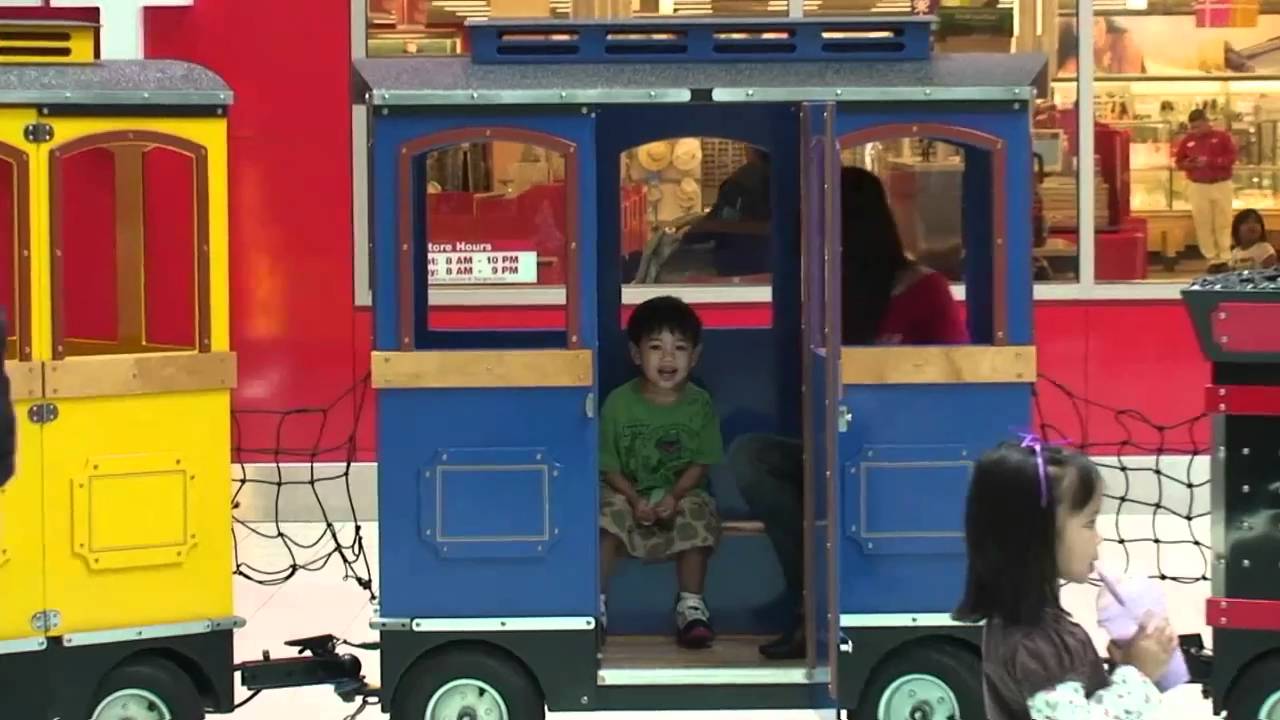 plaza bonita mall  train