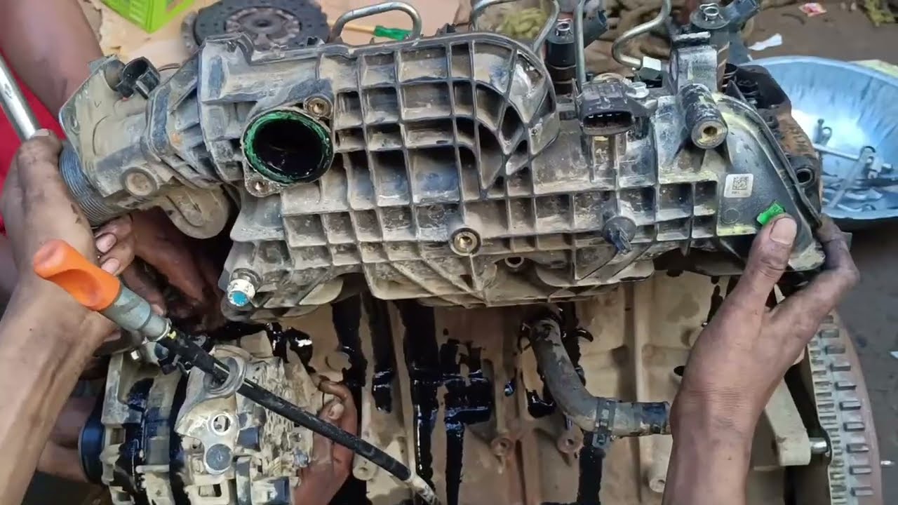 Bolero MaXX PIK-UP HD 1.7 version.2. Bs6 engine overhaul full engine khul raha hai