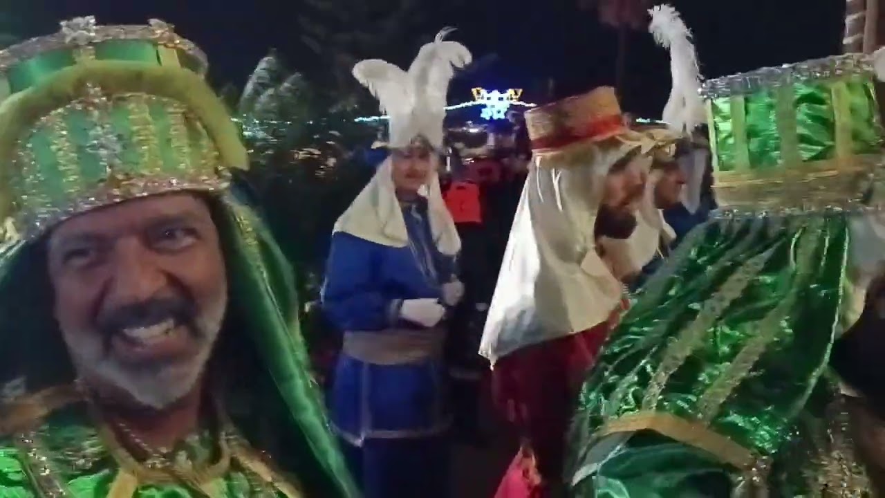 Orotava Cabalgata de LOS REYES MAGOS 2026.con lluvia llegó   para repartirán 🧧🎁 regalos🎁🎉🥳🙌🎺🥳🎉🎉🎉