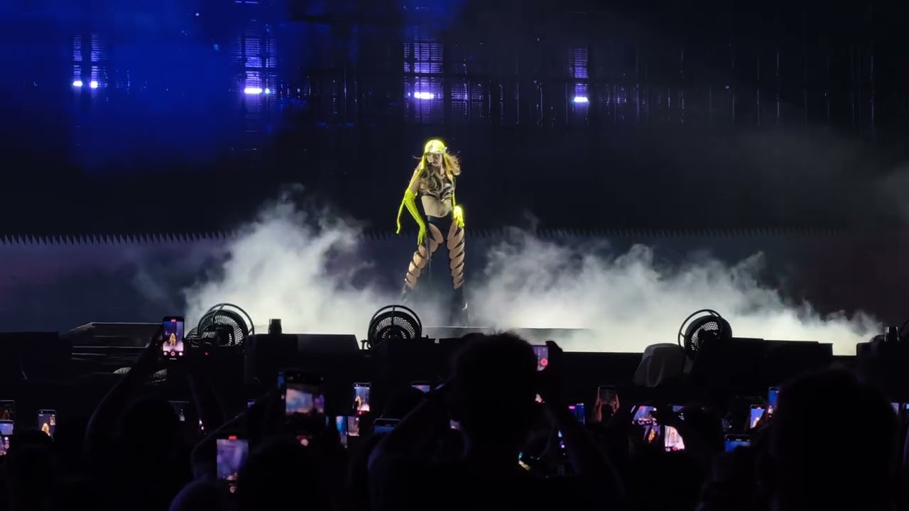 (251128) Blackpink Deadline Singapore 2025 Day 1 - Thunder