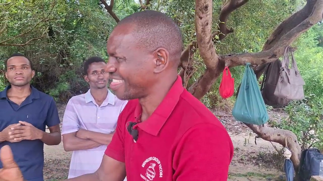 MAHUBIRI YA UBATIZO NA NDUGU WATATU WAKIBATIZWA, UBATIZO WA KWELI. Pastor Wilfred
