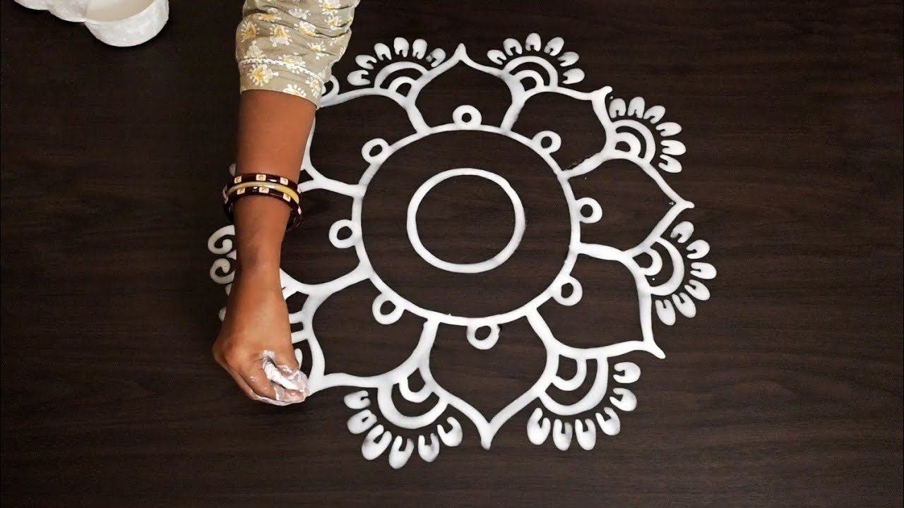 Simple Round Flower Jhoti Chita Designs for MANABASA GURUBAR 🌺| Easy Alpona Designs for LAXMI PUJA🌷