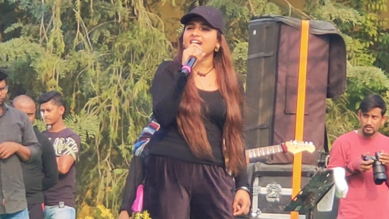 Jo Bheji Thi Dua X Naina Lagiya Barisha❤️ Arunita Kanjilal Live | DCH College Social 2025 | RajaPaik