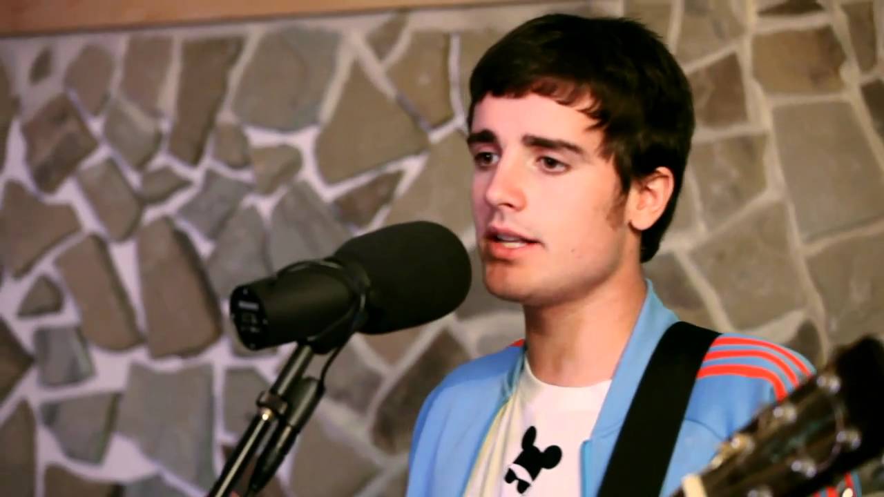 Talkin' 2 Myself - Eminem (Live Lounge Cover) By Bella's Eyebrow
