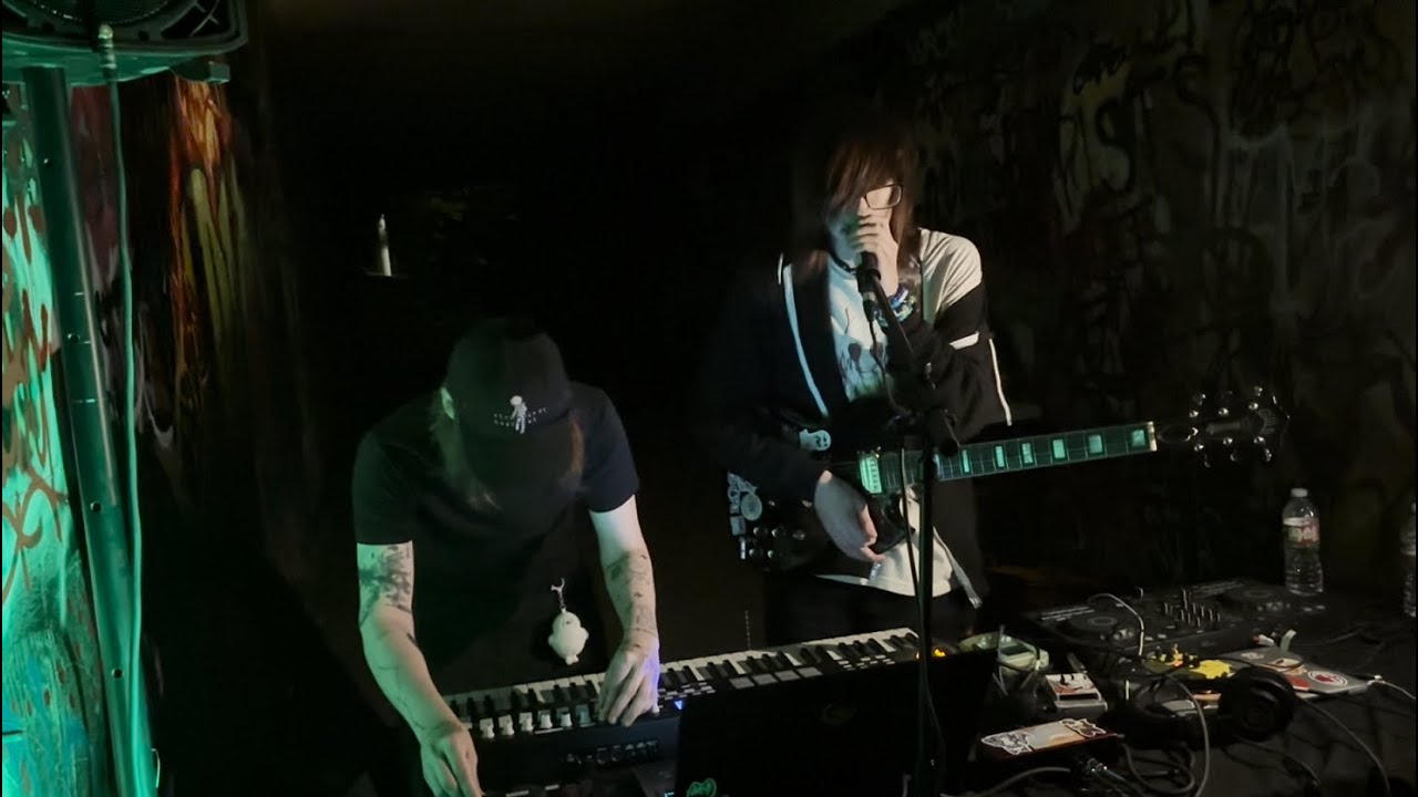 Strawberry Hospital live @ the Tunnels (Part 1)