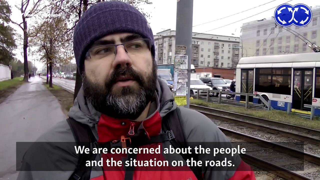 Moscow Traffic Vigilantes Challenge Scofflaw Drivers
