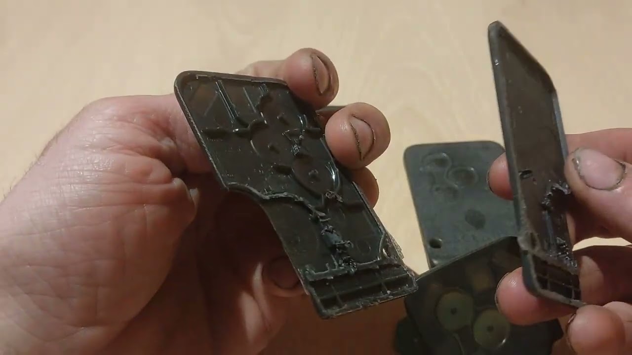 Naprawa karty Renault Scenic II komunikat Włóż kartę nie rozpoznano karty