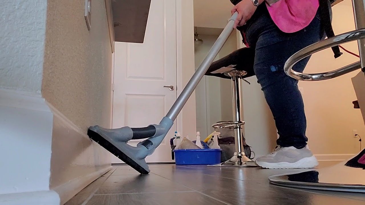 Different vacuums and attachments to clean this recurrent house without pets