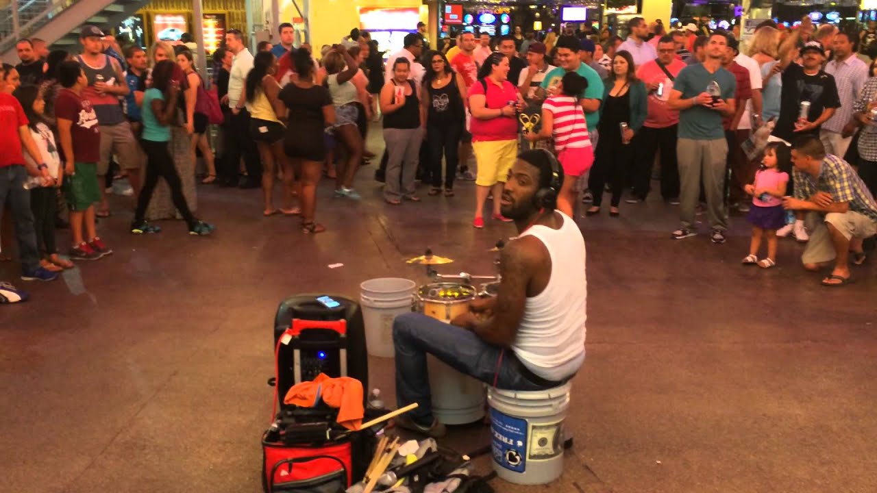 Street drummer vegas 2014