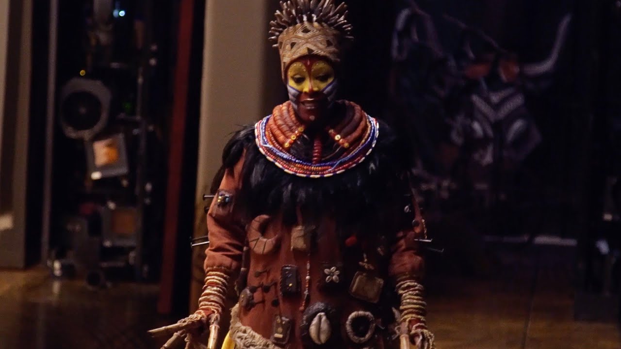 Gugwana Dlamini als Rafiki | In de Huid van