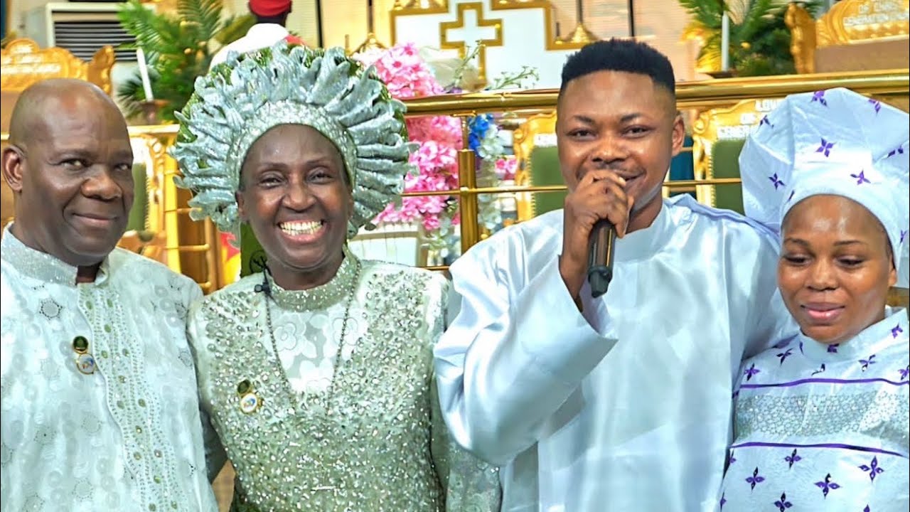 Intense Worship Atmosphere with OLABEST | Love of Christ Generation C&S | Prophetess Esther Ajayi