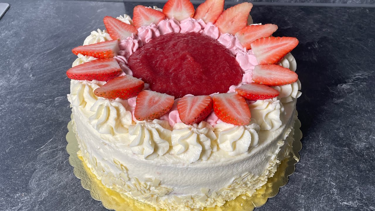 Unglaublich leckere Erdbeer Torte! Mache diese tolle Erdbeer-Sahne-Torte🥰 Ihre Gäste werden staunen