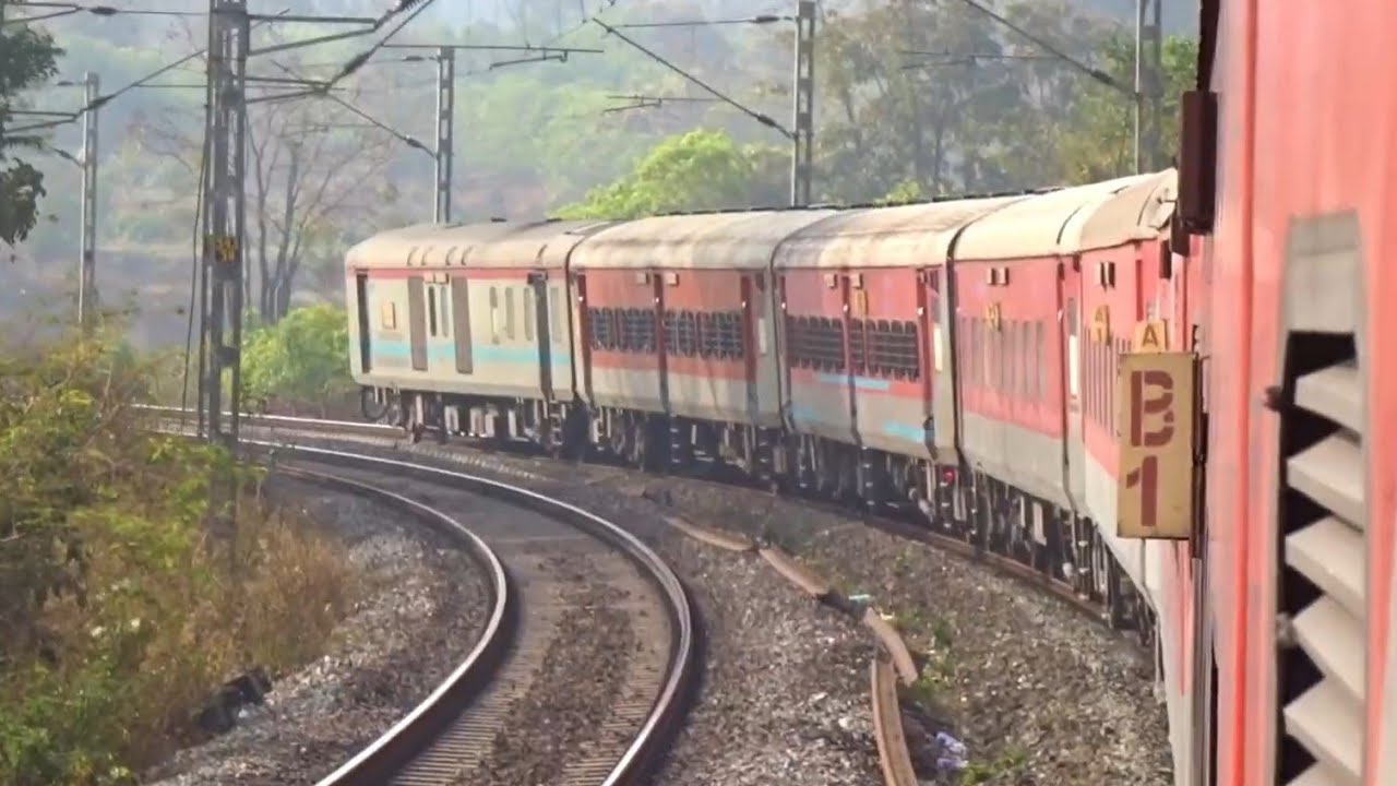 Haripriya Express passing Alnavar Londa Section