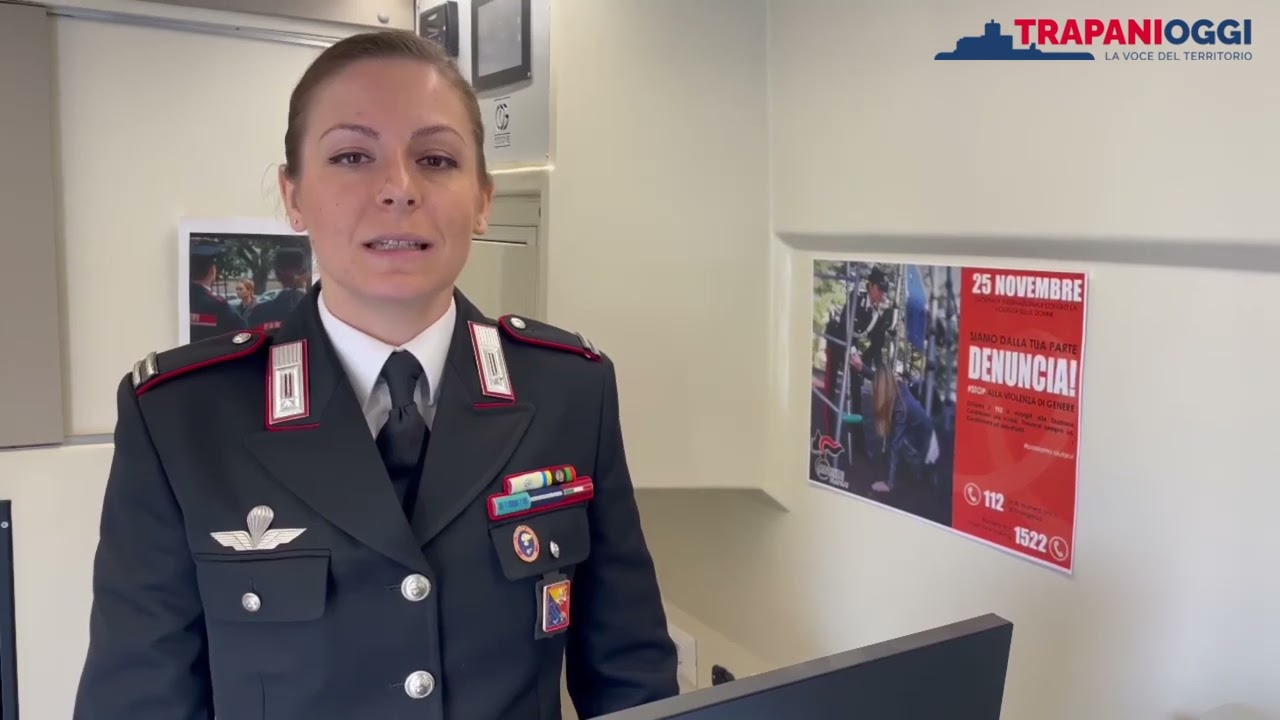 Carabinieri in piazza per sensibilizzare grandi e piccolo contro il reato di violenza alle donne
