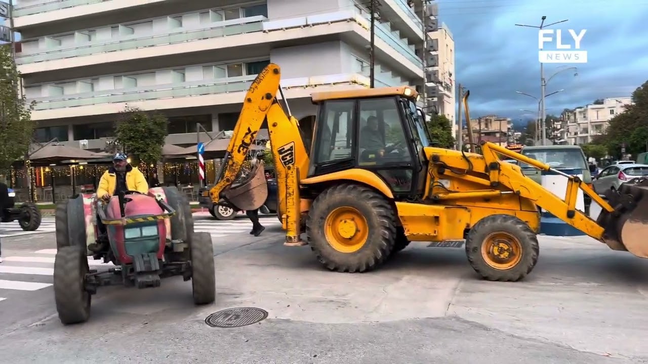 Συγκέντρωση αγροτών Λακωνίας στη Σπάρτη. Έκλεισαν τις κεντρικές οδούς