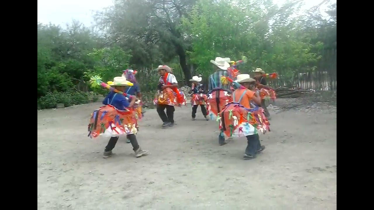 DANZA A LA SANTA CRUZ EJIDO PADRON Y JUAREZ MUNICIPIO JAUMAVE TAMAULIPAS